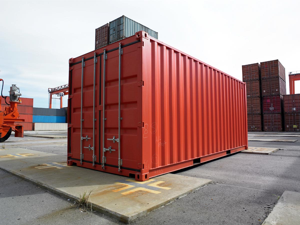 Large number of metal shipping containers